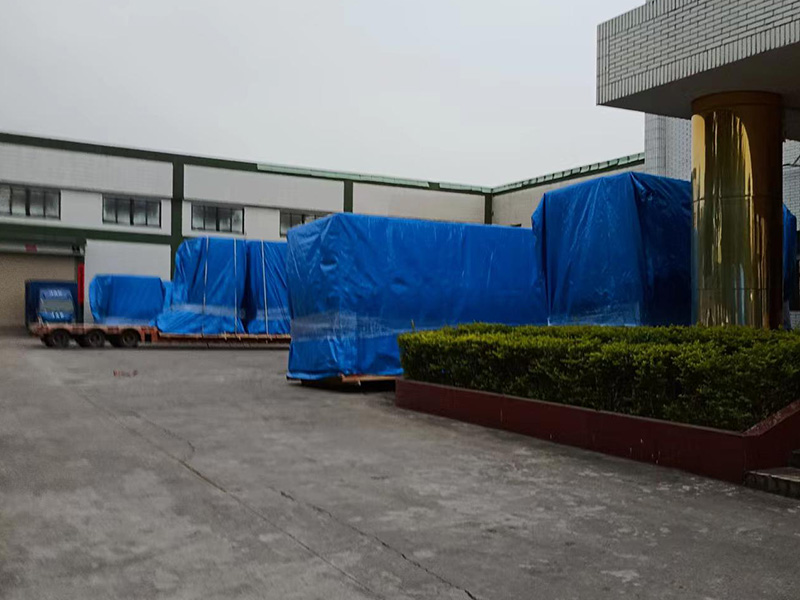 東莞某(mǒu)公司重型設備防(fáng)雨真空木箱