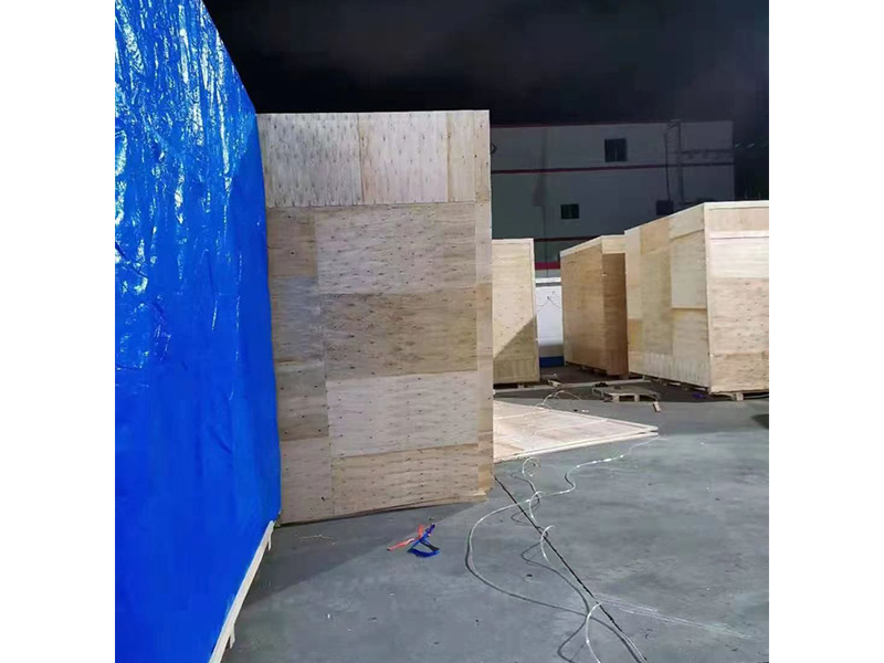 中山某公司真空(kong)防雨木箱